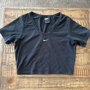 Nike Women’s Crop Top size L